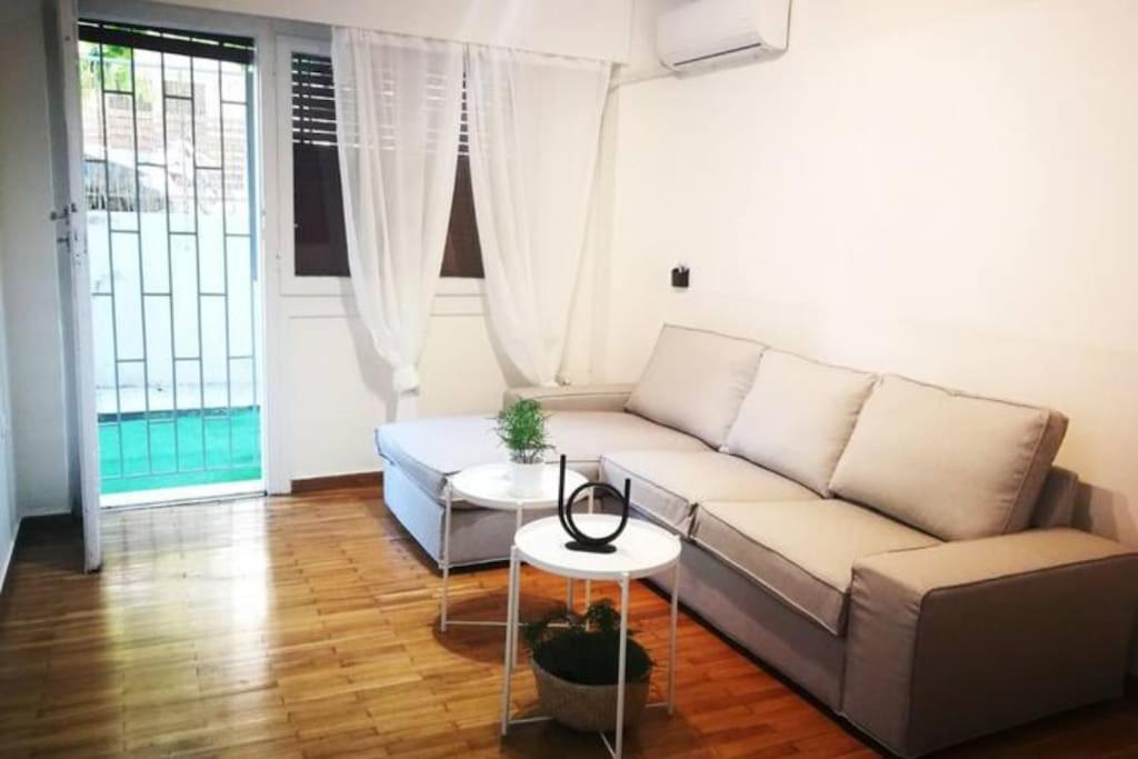 Apartment With Private Patio 아테네 외부 사진