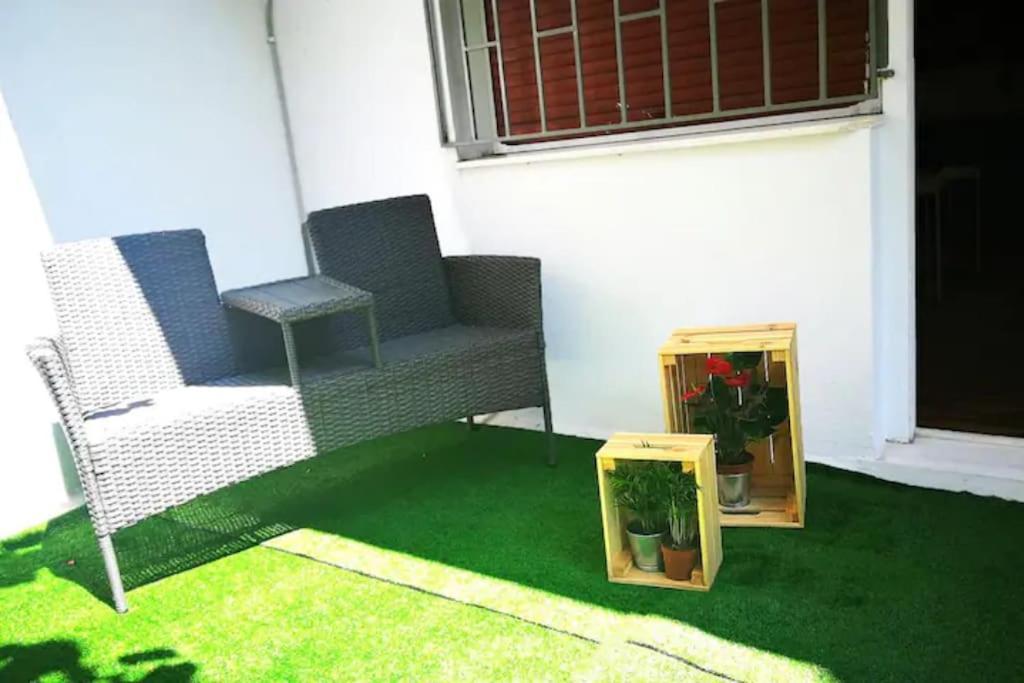 Apartment With Private Patio 아테네 외부 사진