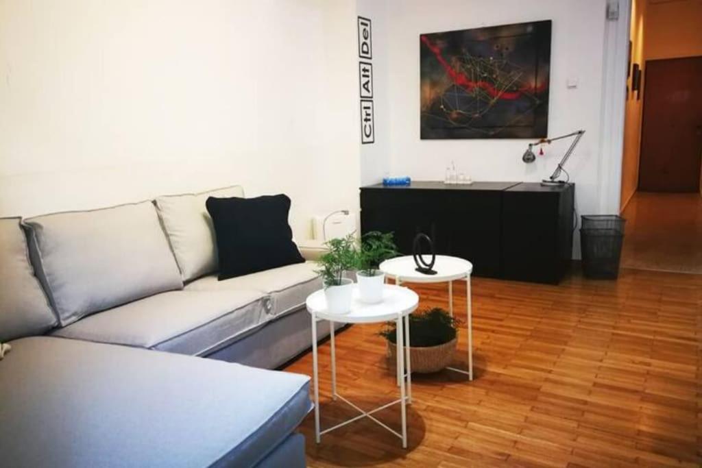 Apartment With Private Patio 아테네 외부 사진